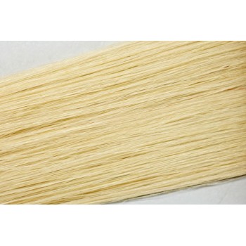 Velmi světlá blond